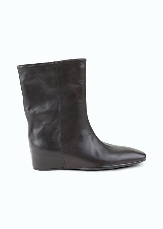 Valdora Flat Boot