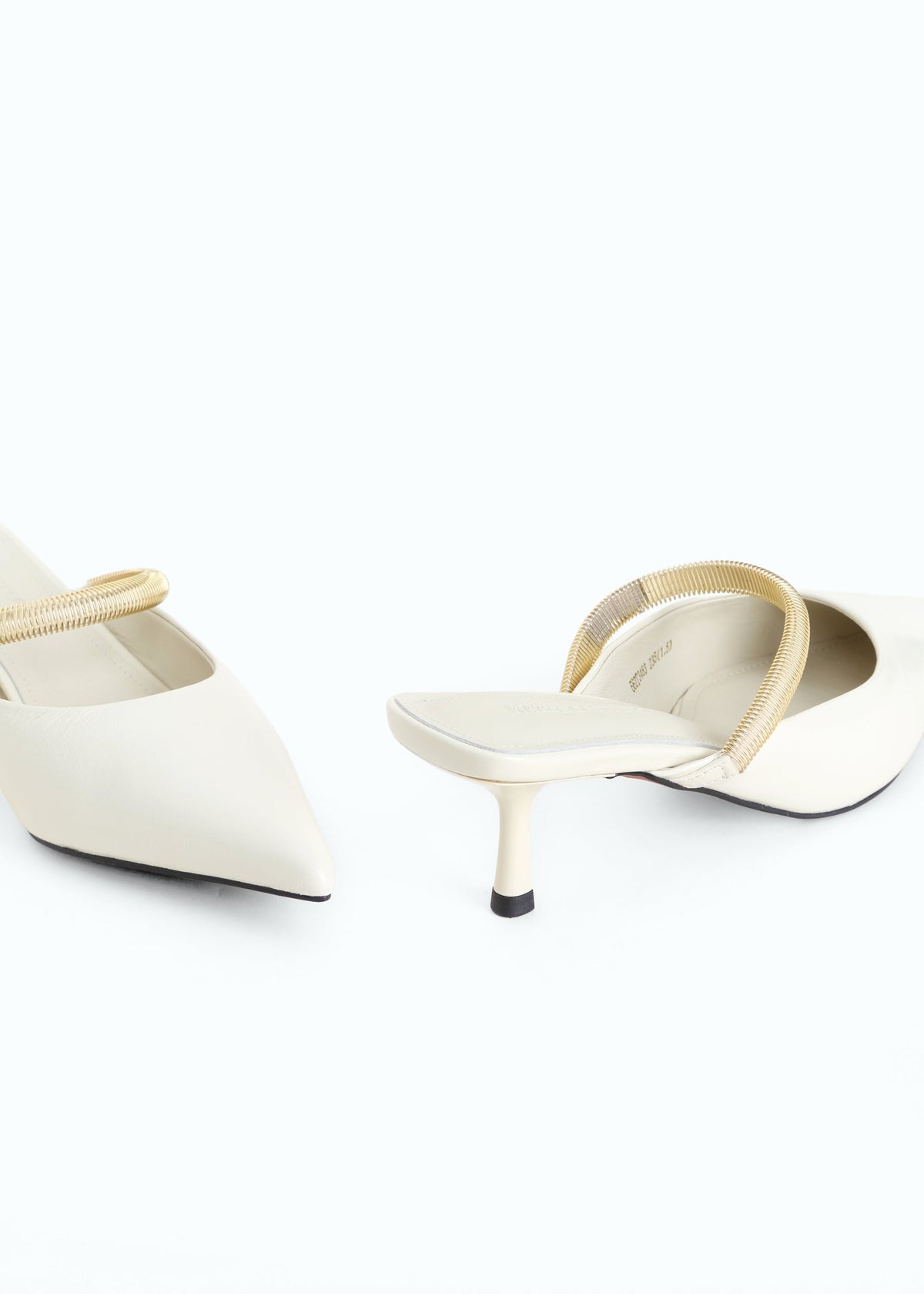 Slancio Kitten Heel Pump